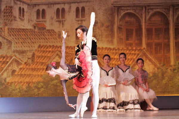 Ecole de ballet Tio Ballet Perfoprmance 2012